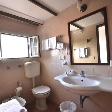Eva Hotel 3*