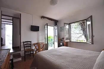 מלון Eva 3*